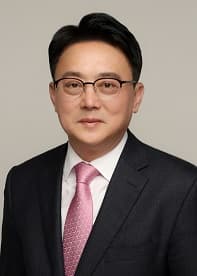 김희곤