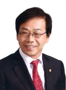 이완영