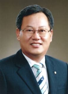 이은권