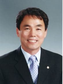 김현권