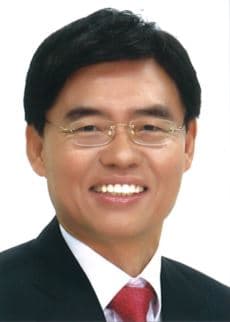 최교일