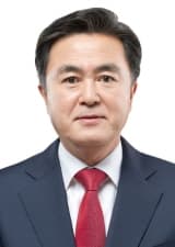 김태흠